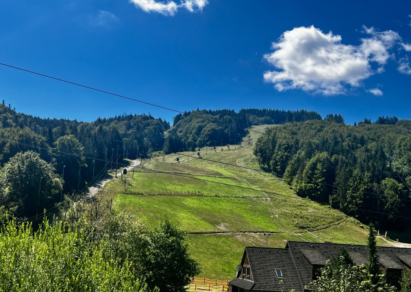 REKREAČNÉ CHATY (116M2) V ŠTANDARDE S KUCHYŇOU -  V NÁDHERNEJ LOKALITE LYŽIARSKEHO STREDISKA MÝTO POD ĎUMBIEROM