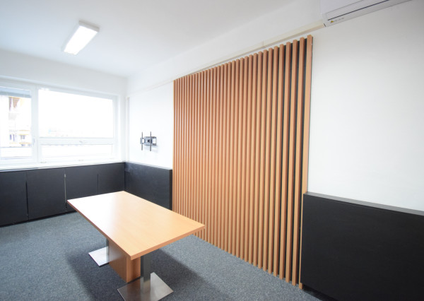 PRENÁJOM POSLEDNÝCH DVOCH ZARIADENÝCH KANCELÁRIÍ S PARKOVACÍMI MIESTAMI - FREKVENTOVANÁ IVANSKÁ CESTA