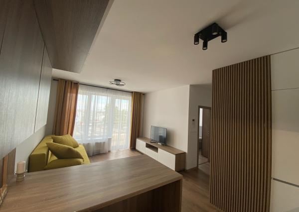 PREDAJ MODERNEJ 2 IZBOVEJ NOVOSTAVBY  S BALKÓNOM, PARKOVACÍM MIESTOM A PIVNIČNOU KOBKOU