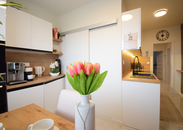 ZNÍŽENÁ CENA - VÝNIMOČNÝ 3-IZBOVÝ BYT S VEĽKORYSOU VÝMEROU 86M2 V TICHEJ LOKALITE RUŽINOVA - ŠTEFUNKOVA