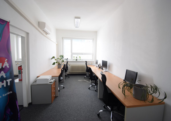 PRENÁJOM POSLEDNÝCH ZARIADENÝCH KANCELÁRIÍ S PARKOVACÍMI MIESTAMI - FREKVENTOVANÁ IVANSKÁ CESTA