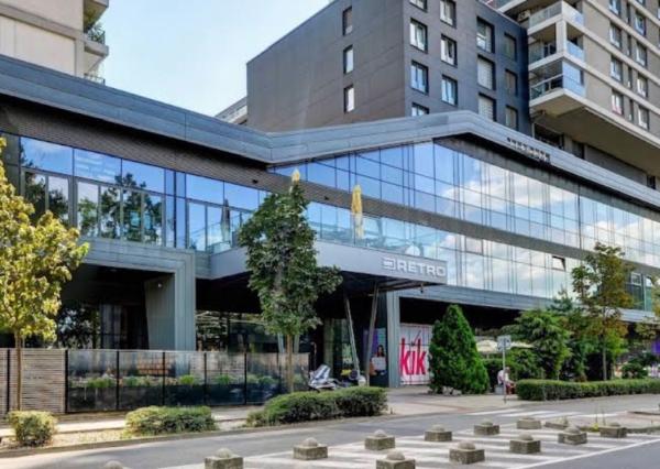 VEĽKÉ PARKOVACIE MIESTO NA PRENÁJOM (19M2)- POLYFUNKČNÝ OBJEKT RETRO - NEVÁDZOVA Ul.