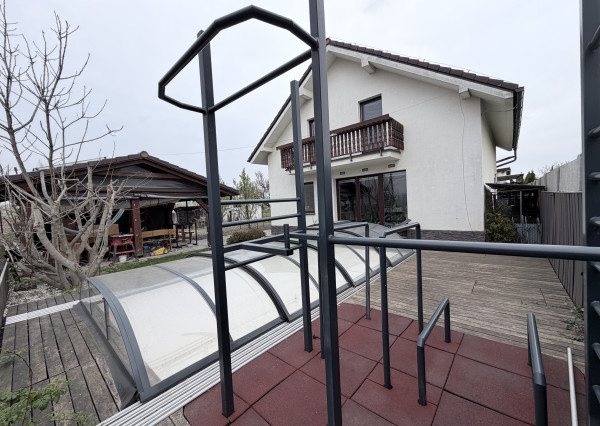 4-IZBOVÝ RODINNÝ DOM S BAZÉNOM A ALTÁNKOM V TICHEJ ČASTI BERNOLÁKOVA