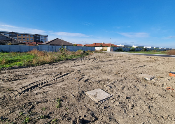 ROŽNÝ VOĽNÝ STAVEBNÝ POZEMOK (612M2),  SKVELÁ POLOHA -  MOST PRI BRATISLAVE