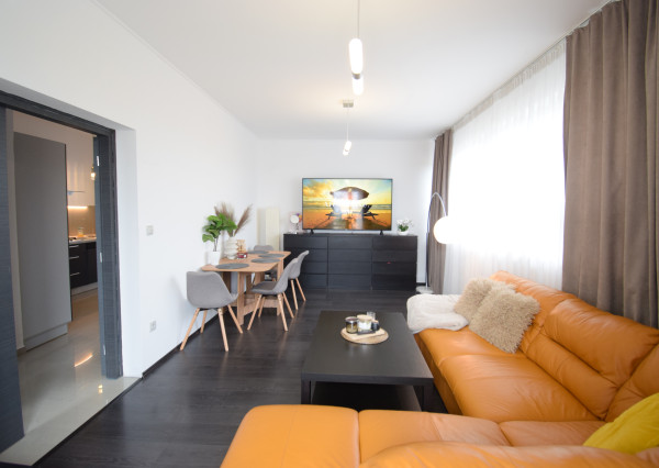 2 IZBOVÝ BYT V UZAVRETOM AREÁLI S KRÁSNOU VEĽKOU TERASOU A PARKOVACÍM MIESTOM (151,38m2)