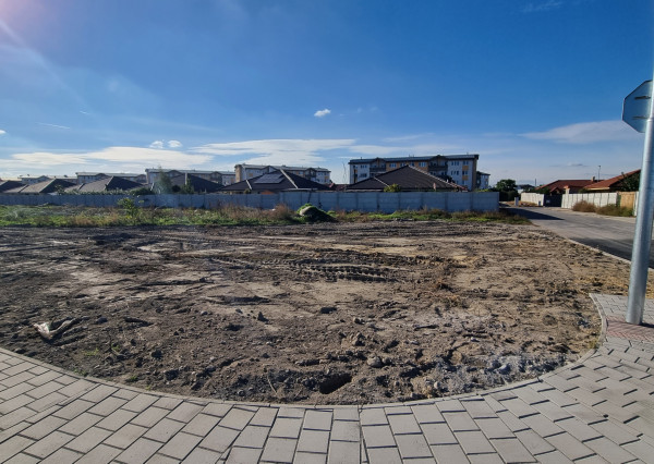 ROŽNÝ VOĽNÝ STAVEBNÝ POZEMOK (612M2),  SKVELÁ POLOHA -  MOST PRI BRATISLAVE