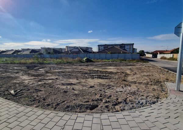 ROŽNÝ VOĽNÝ STAVEBNÝ POZEMOK (612M2),  SKVELÁ POLOHA -  MOST PRI BRATISLAVE