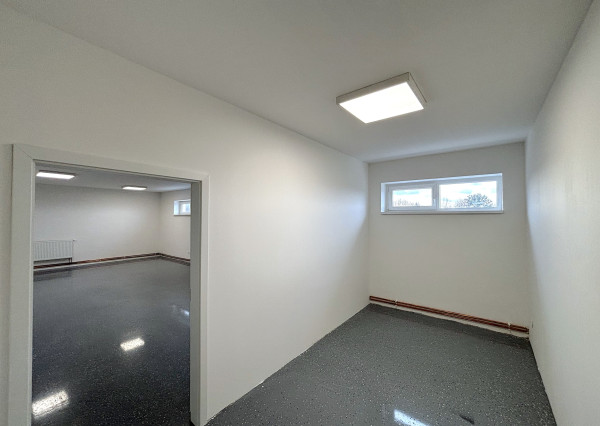 NA PRENÁJOM PRIESTOR - KANCELÁRIA/SKLAD 2 miestnosti (58m2)