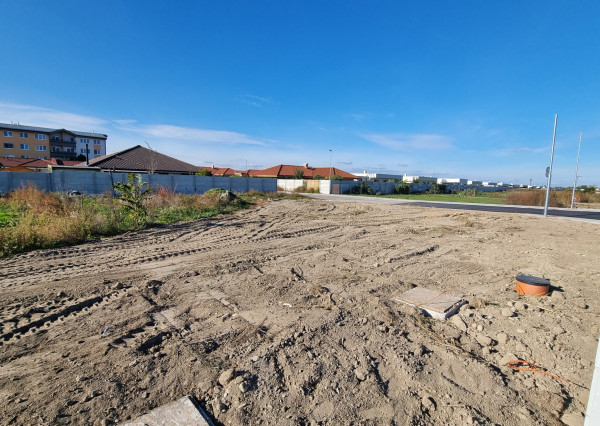 ROŽNÝ VOĽNÝ STAVEBNÝ POZEMOK (612M2),  SKVELÁ POLOHA -  MOST PRI BRATISLAVE