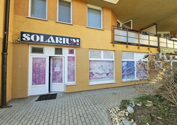 MULTIFUNKČNÉ NEBYTOVÉ PRIESTORY S VÝKLADMI (154m2) NA FREKVENTOVANOM MIESTE - HANY MELIČKOVEJ