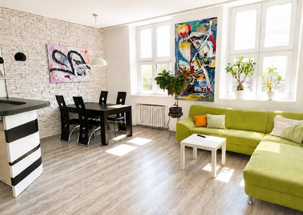4-IZBOVÝ STAROMESTSKÝ BYT (105M2) S VYSOKÝMI STROPMI A S  ÚCHVATNÝM VÝHĽADOM