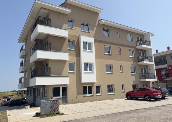 NOVOSTAVBA - 2 IZBOVÝ BYT S0 ZÁHRADOU - VILA DOMY SENEC