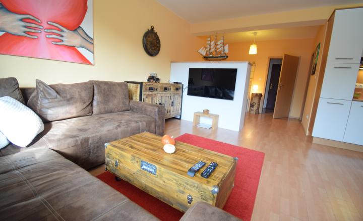 ACCENT REAL / PEKNÝ, KOMPLETNE ZARIADENÝ 1-IZBOVÝ BYT 45M2 S PARKOVACÍM MIESTOM
