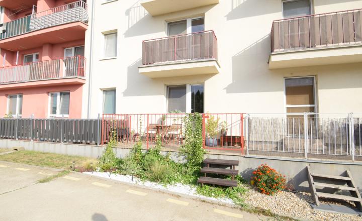 ACCENT REAL / PEKNÝ, KOMPLETNE ZARIADENÝ 1-IZBOVÝ BYT 45M2 S PARKOVACÍM MIESTOM - fotografia 15