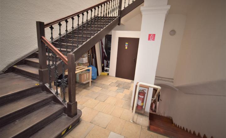 NÁDHERNÁ HISTORICKÁ BUDOVA   V CENTRE BANSKEJ BYSTRICE (1700m2) - fotografia 14
