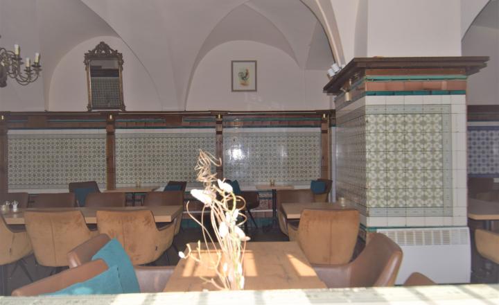 NÁDHERNÁ HISTORICKÁ BUDOVA   V CENTRE BANSKEJ BYSTRICE (1700m2) - fotografia 19