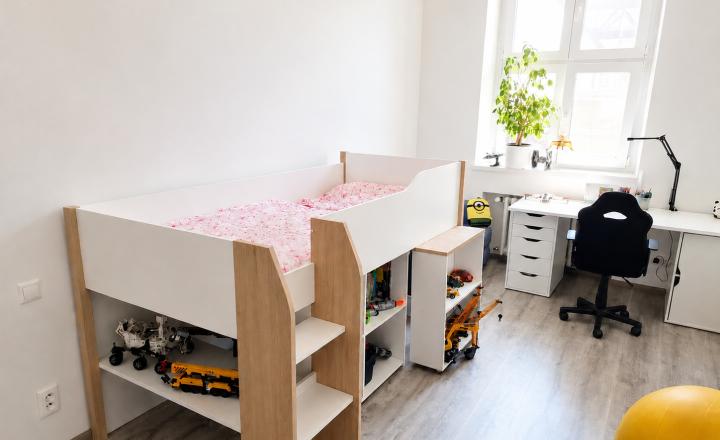 4-IZBOVÝ STAROMESTSKÝ BYT (105M2) V STAROM MESTE S VYSOKÝMI STROPMI A S  ÚCHVATNÝM VÝHĽADOM - fotografia 4