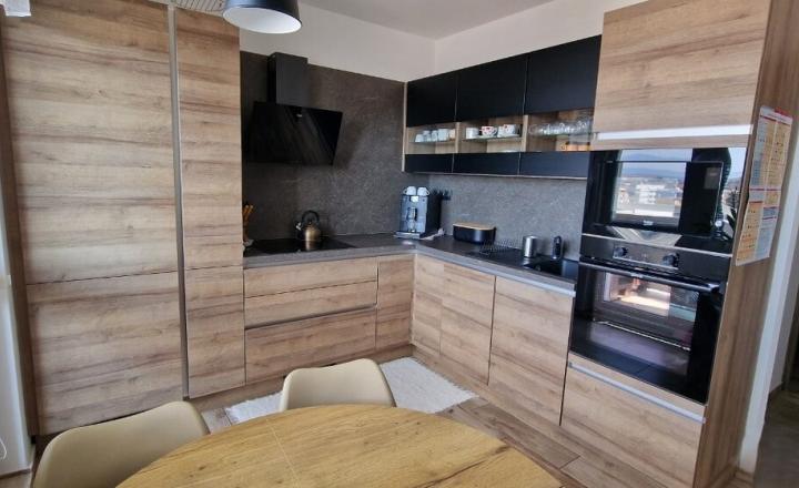 ELEGANTNÝ, KVALITNE ZREKONŠTRUOVANÝ 3-IZBOVÝ BYT S BALKÓNOM (74M2) V CENTRE SENCA - fotografia 3