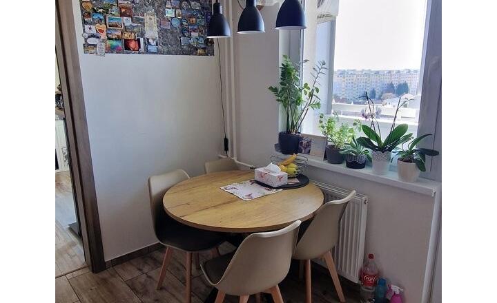 ELEGANTNÝ, KVALITNE ZREKONŠTRUOVANÝ 3-IZBOVÝ BYT S BALKÓNOM (74M2) V CENTRE SENCA - fotografia 12