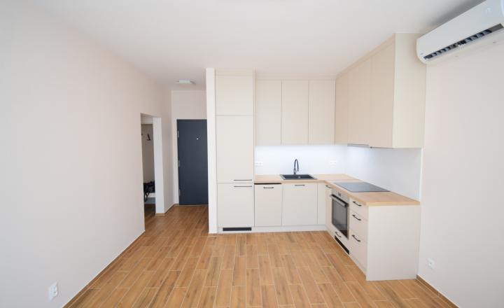 ACCENT REAL / PREDAJ 2 IZBOVÉHO BYTU PO KOMPLETNEJ REKONŠTRUKCIÍ S PARKOVACÍM MIESTOM