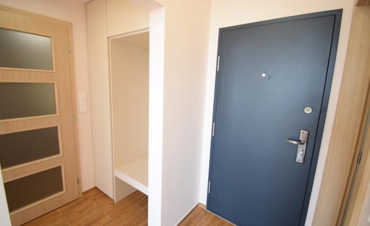 ACCENT REAL / PREDAJ 2 IZBOVÉHO BYTU PO KOMPLETNEJ REKONŠTRUKCIÍ S PARKOVACÍM MIESTOM - fotografia 18