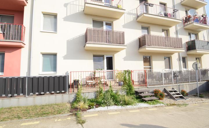 ACCENT REAL / PEKNÝ, KOMPLETNE ZARIADENÝ 1-IZBOVÝ BYT 45M2 S PARKOVACÍM MIESTOM - fotografia 12