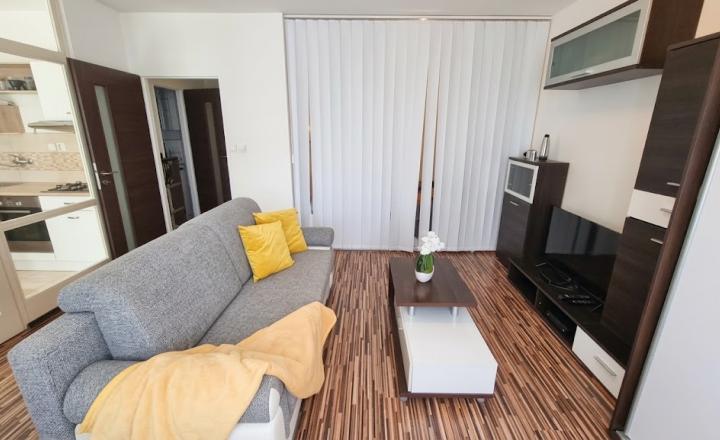 ACCENT REAL / PRENÁJOM ÚTULNÉHO 1 IZBOVÉHO BYTU S BALKÓNOM V RAČI - fotografia 10
