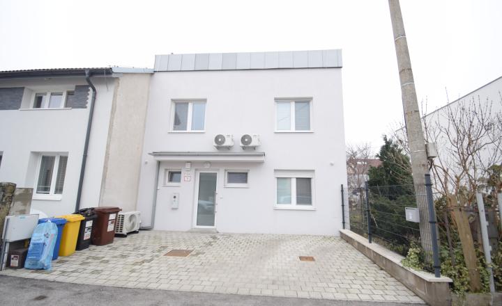 ACCENT REAL /PRENÁJOM 3 IZBOVÉHO BYTU V RODINNOM DOME SO ZÁHRADOU A DVOMA PARKOVACÍMI MIESTAMI - fotografia 11