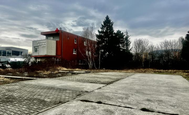STAVEBNÝ POZEMOK  2597M2 - ZMIEŠANÁ ZÓNA - LAMAČSKÁ CESTA - fotografia 9