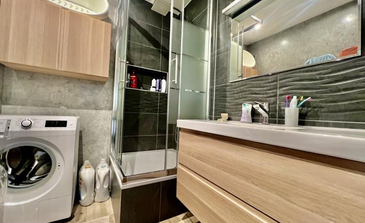 KOMFORTNÝ, KVALITNE ZREKONŠTRUOVANÝ 3-IZBOVÝ BYT S BALKÓNOM (74M2) V CENTRE SENCA - fotografia 8