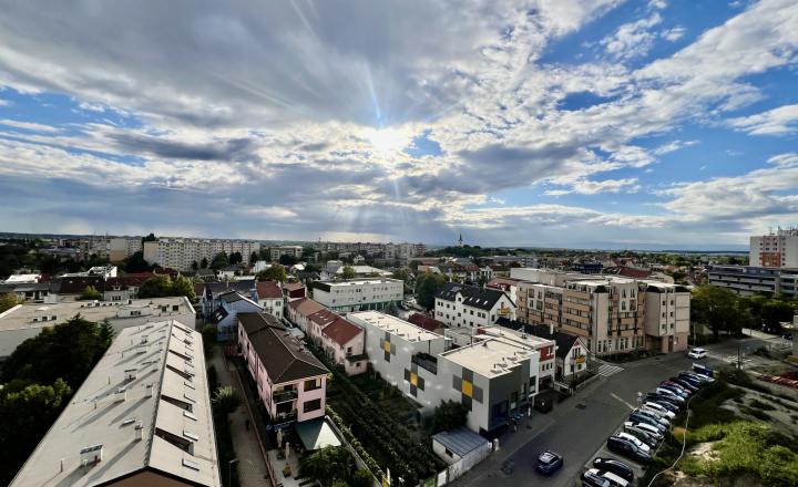 KOMFORTNÝ, KVALITNE ZREKONŠTRUOVANÝ 3-IZBOVÝ BYT S BALKÓNOM (74M2) V CENTRE SENCA - fotografia 6