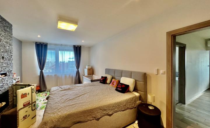 KOMFORTNÝ, KVALITNE ZREKONŠTRUOVANÝ 3-IZBOVÝ BYT S BALKÓNOM (74M2) V CENTRE SENCA - fotografia 4