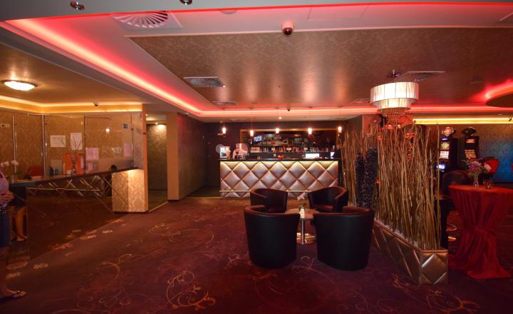 KOMERČNÉ  PRIESTORY S PARKOVANÍM (280M2) NA FREKVENTOVANEJ  TRNAVSKEJ CESTE - PRI ZIMNOM ŠTADIÓNE - fotografia 4