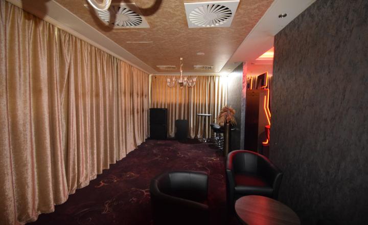 KOMERČNÉ  PRIESTORY S PARKOVANÍM (280M2) NA FREKVENTOVANEJ  TRNAVSKEJ CESTE - PRI ZIMNOM ŠTADIÓNE - fotografia 6