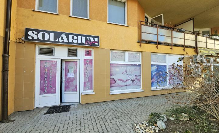 MULTIFUNKČNÉ NEBYTOVÉ PRIESTORY S VÝKLADMI (154m2) NA FREKVENTOVANOM MIESTE - HANY MELIČKOVEJ