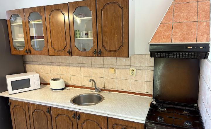 SLNEČNÝ 3-IZBOVÝ BYT S LOGGIOU (68 m²) V PEKNEJ LOKALITE - DLHÉ DIELY - fotografia 4