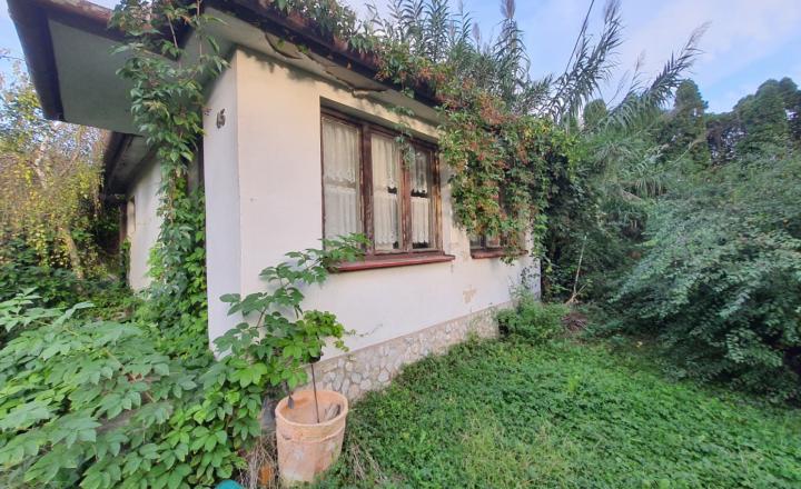 STAVEBNÝ POZEMOK 768 m2 V CENTRE OBCE S VEĽKÝM POTENCIÁLOM