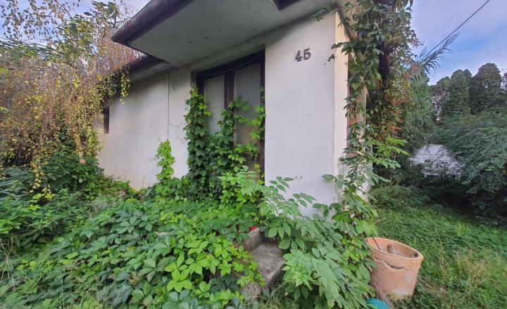 STAVEBNÝ POZEMOK 768 m2 V CENTRE OBCE S VEĽKÝM POTENCIÁLOM - fotografia 7