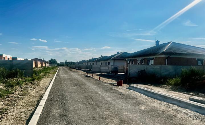 ACCENT REAL  PONÚKA NA PREDAJ ROHOVÝ STAVEBNÝ POZEMOK (612M2),  SKVELÁ POLOHA -  MOST PRI BRATISLAVE - fotografia 7