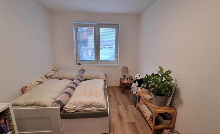 ACCENT REAL /PRENÁJOM 3 IZBOVÉHO BYTU V RODINNOM DOME SO ZÁHRADOU A DVOMA PARKOVACÍMI MIESTAMI - fotografia 4