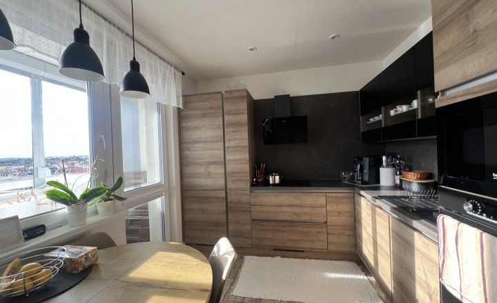 KOMFORTNÝ, KVALITNE ZREKONŠTRUOVANÝ 3-IZBOVÝ BYT S BALKÓNOM (74M2) V CENTRE SENCA - fotografia 7