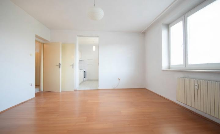 PRIESTRANNÝ 1-IZBOVÝ BYT SO SAMOSTATNOU KUCHYŇOU (37M2) V PRÉMIOVEJ LOKALITE PRI HORSKOM PARKU - STARÉ MESTO - fotografia 3