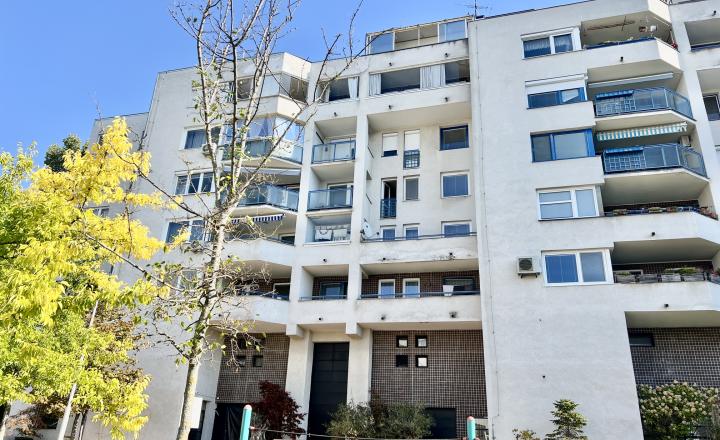 PRIESTRANNÝ 1-IZBOVÝ BYT SO SAMOSTATNOU KUCHYŇOU (37M2) V PRÉMIOVEJ LOKALITE PRI HORSKOM PARKU - STARÉ MESTO - fotografia 9
