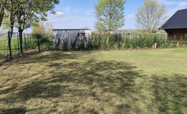 PEKNÝ OPLOTENÝ SLNEČNÝ POZEMOK (500M2) V ČUNOVE - fotografia 6