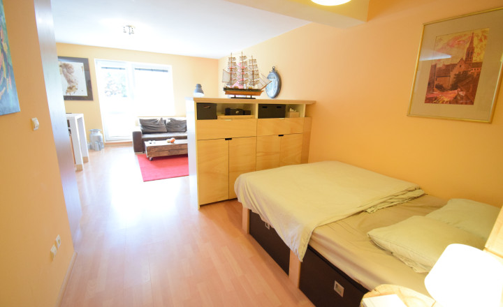 ACCENT REAL / PEKNÝ, KOMPLETNE ZARIADENÝ 1-IZBOVÝ BYT 45M2 S PARKOVACÍM MIESTOM - fotografia 6