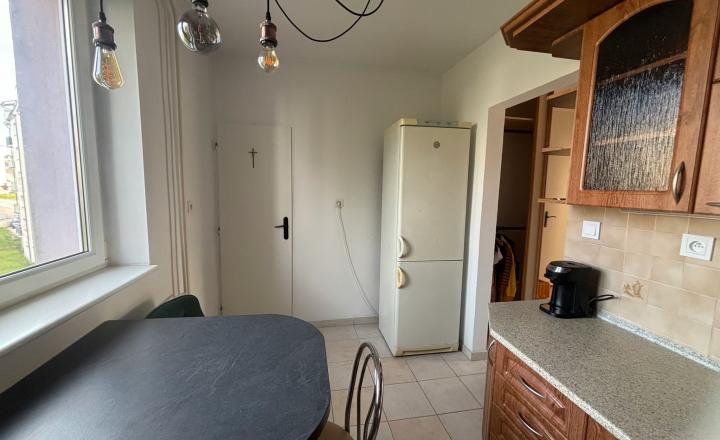EXKLUÍVNE NA PREDAJ -  2 IZBOVÝ ZREKONŠTRUOVANÝ BYT V BLÍZKOSTI CENTRA MESTA V TRENČÍNE . - fotografia 7