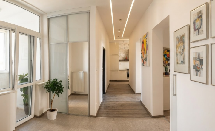 ACCENT REAL - 4-IZBOVÝ STAROMESTSKÝ BYT (105M2) V STAROM MESTE S VYSOKÝMI STROPMI A S  KRÁSNYM VÝHĽADOM - fotografia 7