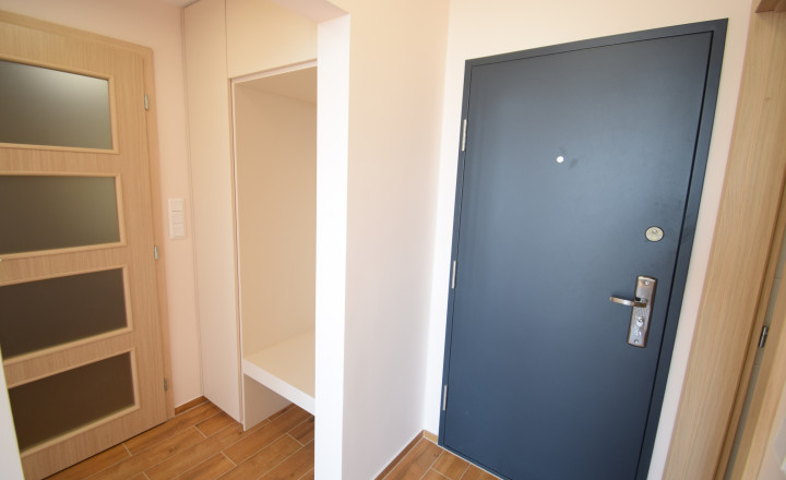 ACCENT REAL / PREDAJ 2 IZBOVÉHO BYTU PO KOMPLETNEJ REKONŠTRUKCIÍ S PARKOVACÍM MIESTOM - fotografia 18