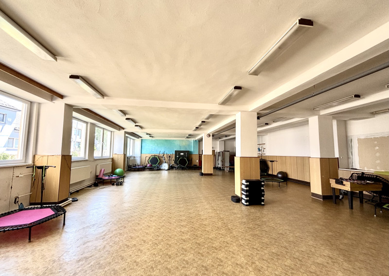 NA PRENÁJOM MULTIFUNKČNÝ PRIESTOR  195 m².