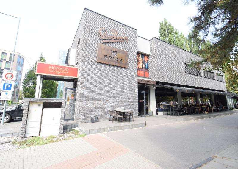 KOMERČNÉ  PRIESTORY S PARKOVANÍM (280M2) NA FREKVENTOVANEJ  TRNAVSKEJ CESTE - PRI ZIMNOM ŠTADIÓNE